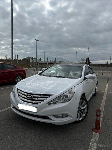 Hyundai Sonata-2