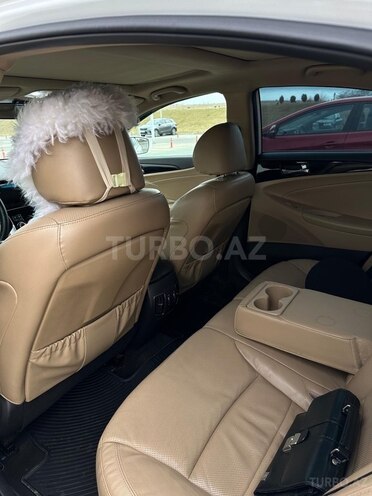 Hyundai Sonata-6