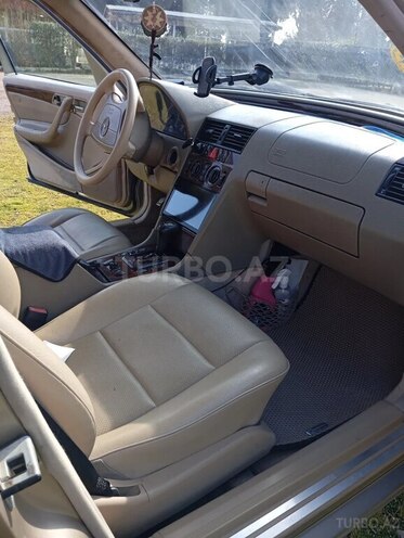 Mercedes C 230 1999, 178,555 km - 2.3 l - Bakı