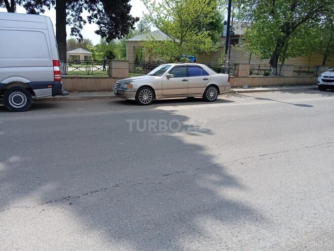 Mercedes C 230 1999, 178,555 km - 2.3 l - Bakı