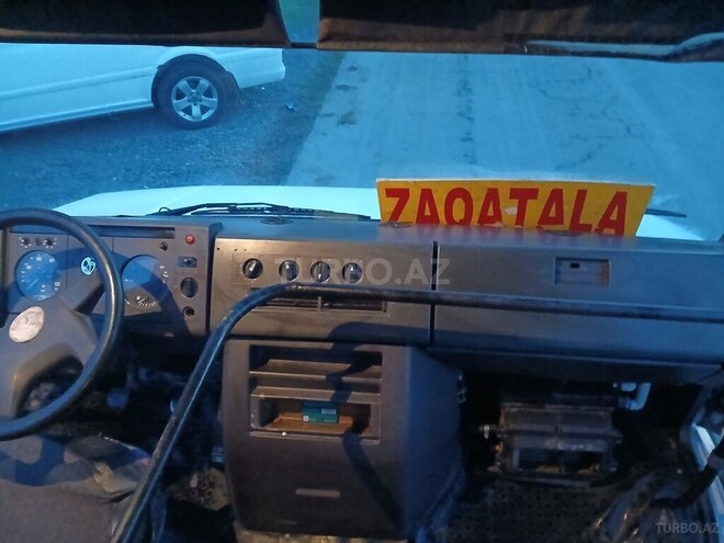 Mercedes 508 1995, 578,000 km - 2.3 l - Zaqatala