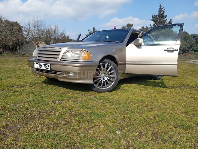 Mercedes C 230 1999, 178,555 km - 2.3 l - Bakı
