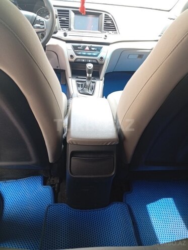 Hyundai Elantra 2017, 165,762 km - 2.0 l - Bakı