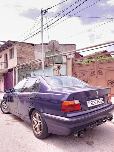 BMW 318 1993, 286,000 km - 1.8 l - Bakı