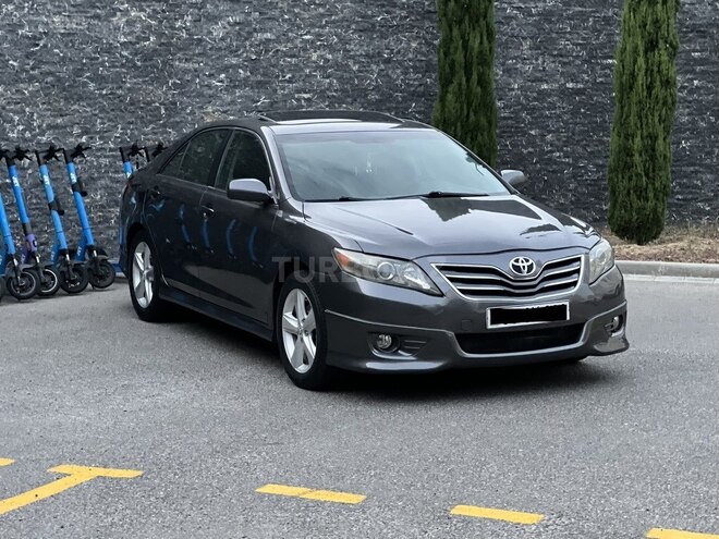Toyota Camry-5