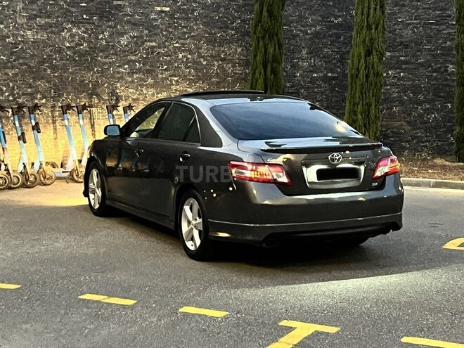 Toyota Camry-15