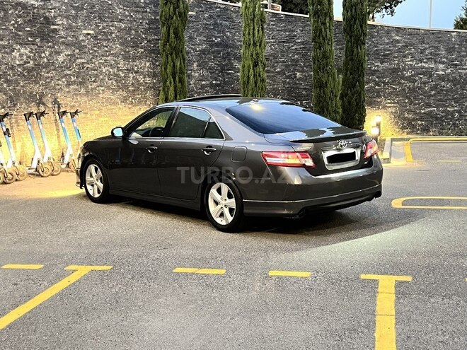 Toyota Camry-13