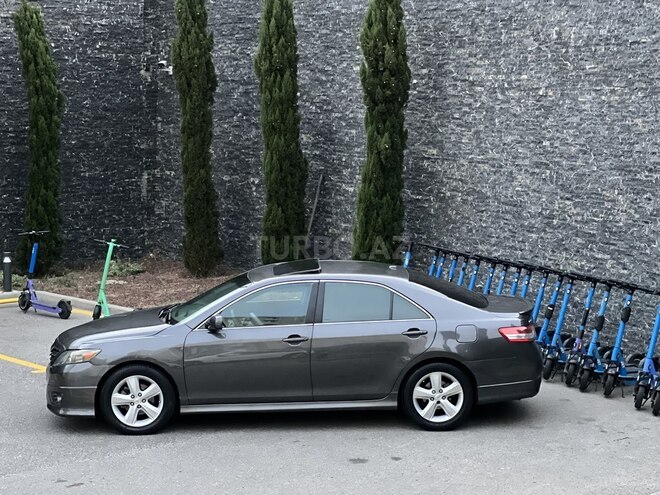 Toyota Camry-12