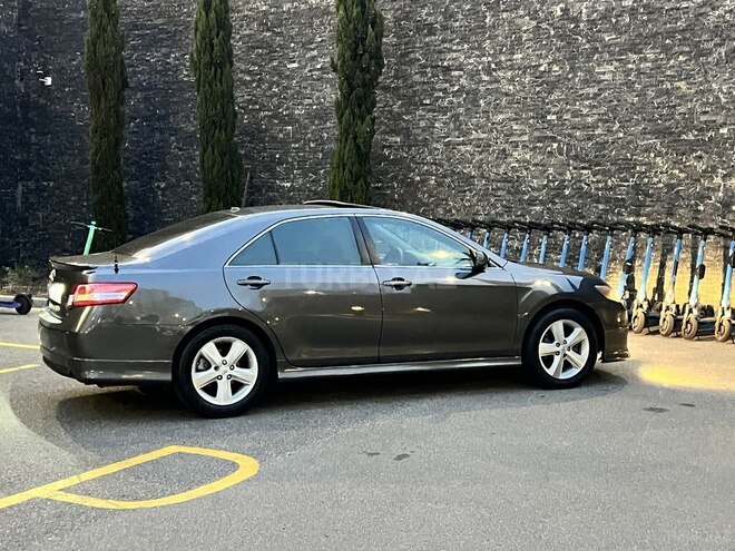 Toyota Camry-9
