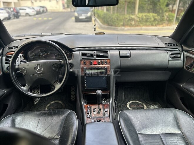 Mercedes E 320 1999, 315,000 km - 3.2 l - Bakı