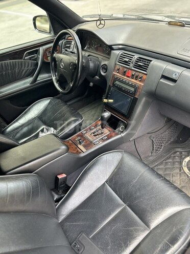 Mercedes E 320 1999, 315,000 km - 3.2 l - Bakı