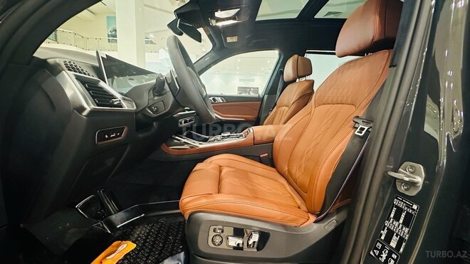 BMW X7-13