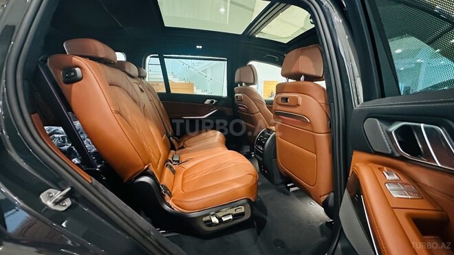 BMW X7-15