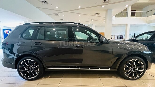BMW X7-8