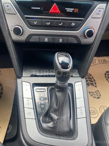 Hyundai Avante 2016, 199,000 km - 1.6 л - Bakı