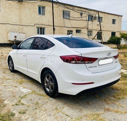 Hyundai Avante 2016, 199,000 km - 1.6 л - Bakı