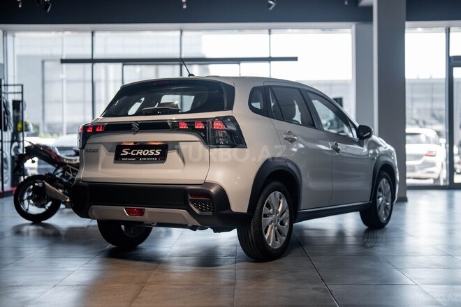 Suzuki S-Cross-7