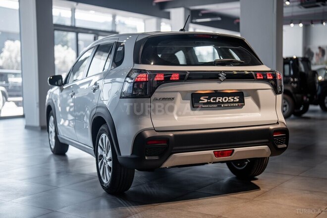 Suzuki S-Cross-6