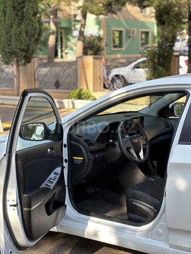 Hyundai Accent 2015, 150,000 km - 1.4 л - Bakı