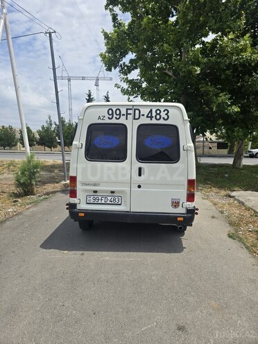 Ford Transit-6