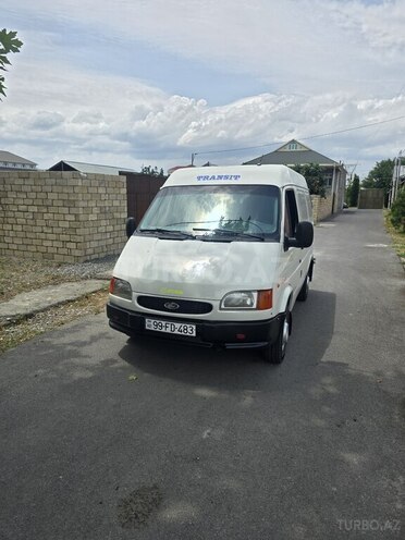 Ford Transit-9