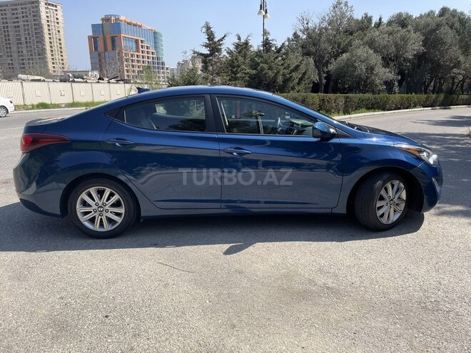 Hyundai Elantra-6