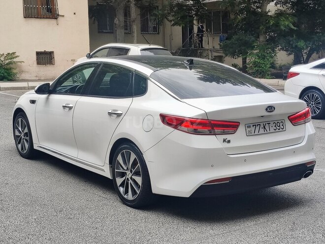 Kia K5-4