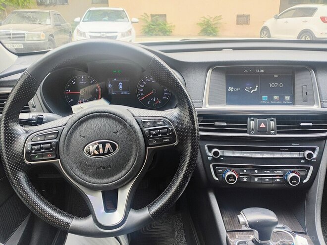 Kia K5-8