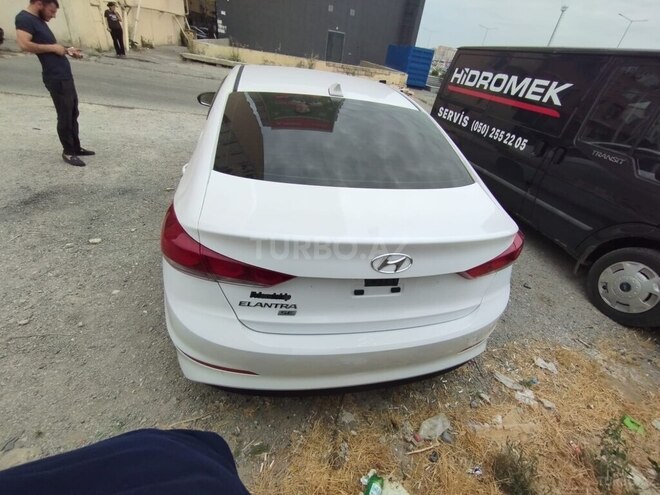 Hyundai Elantra 2018, 178,666 km - 2.0 l - Bakı