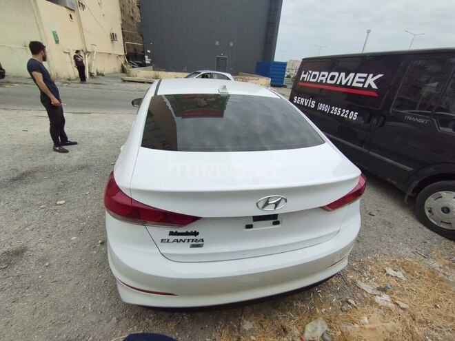Hyundai Elantra 2018, 178,666 km - 2.0 l - Bakı
