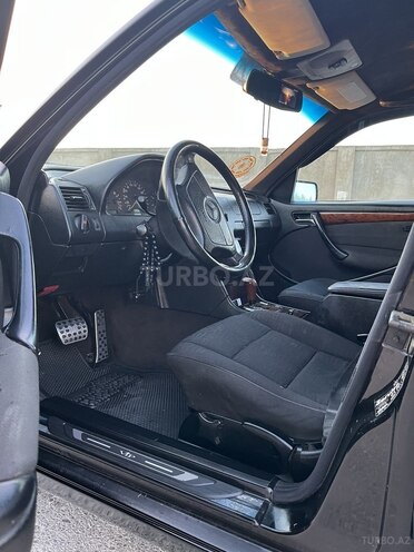 Mercedes C 220 d-8