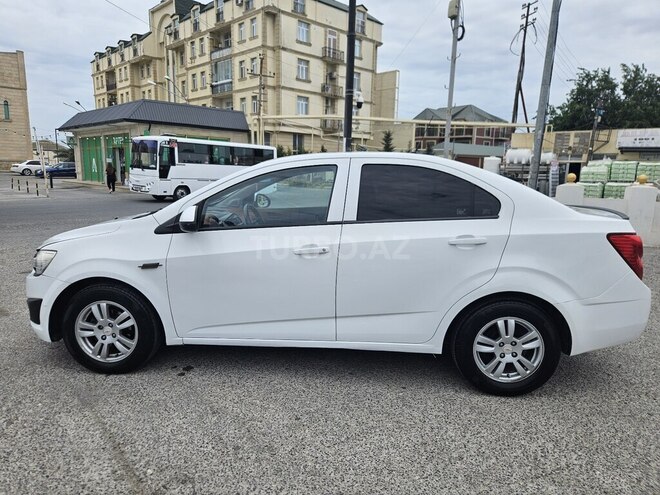 Chevrolet Aveo-8