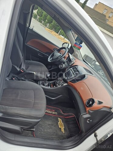 Chevrolet Aveo-13
