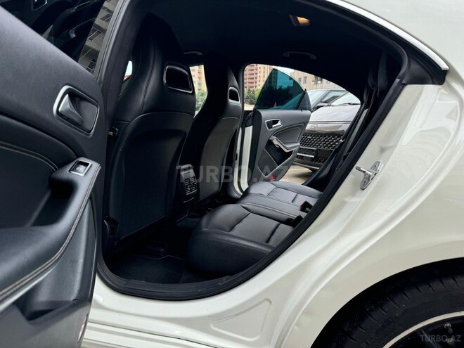 Mercedes CLA 250-13