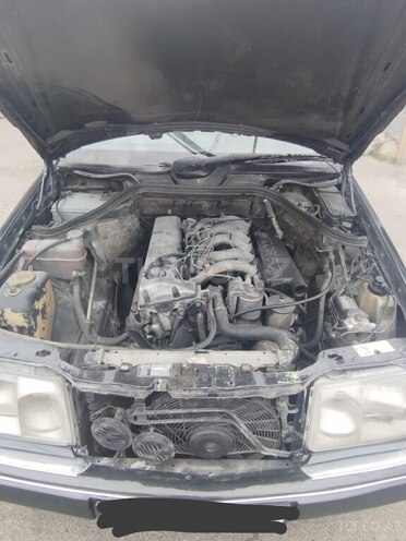 Mercedes E 250 1994, 250,000 km - 2.5 l - Bakı
