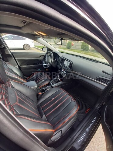 Hyundai Elantra 2019, 146,500 km - 2.0 л - Babək