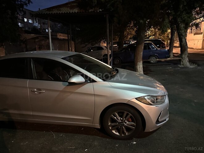 Hyundai Elantra 2018, 100,000 km - 2.0 l - Bakı