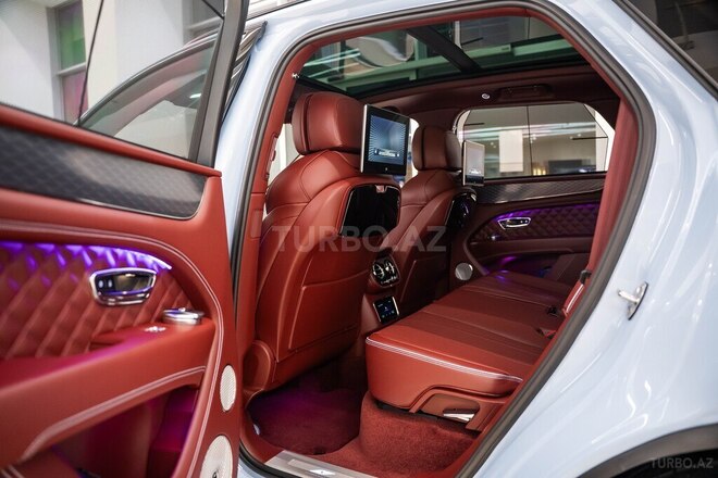 Bentley Bentayga-14