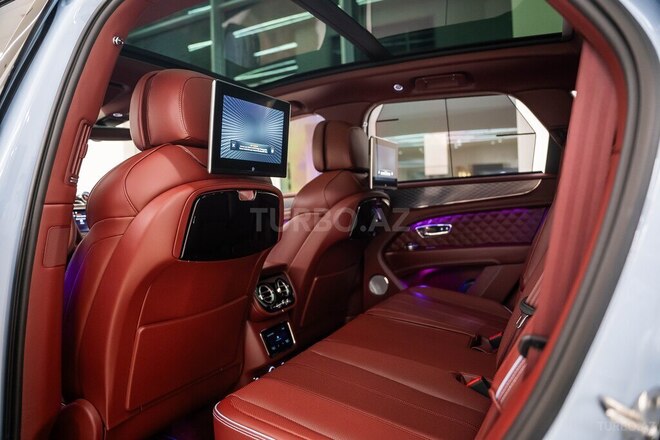 Bentley Bentayga-15