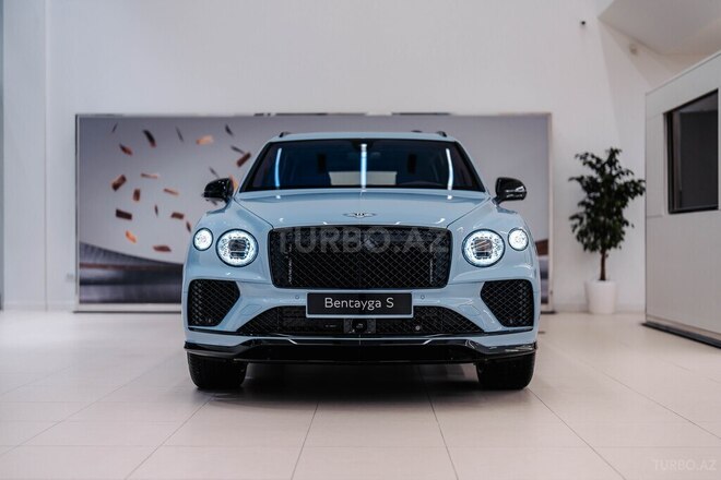 Bentley Bentayga-3