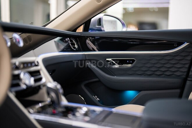 Bentley Flying Spur-16