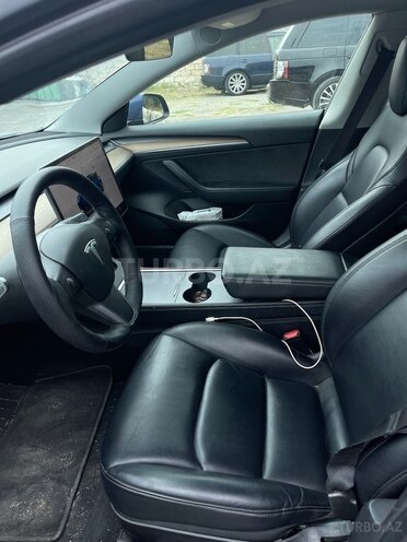 Tesla Model 3-8
