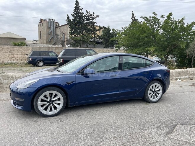 Tesla Model 3-4