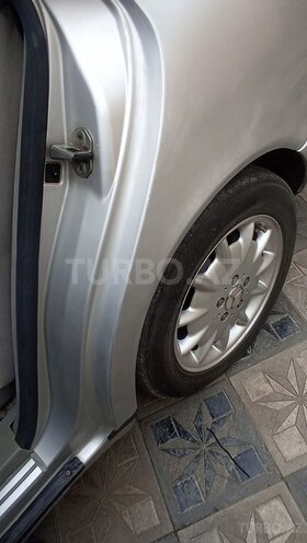 Mercedes E 200 1996, 318,000 km - 2.0 l - Qazax