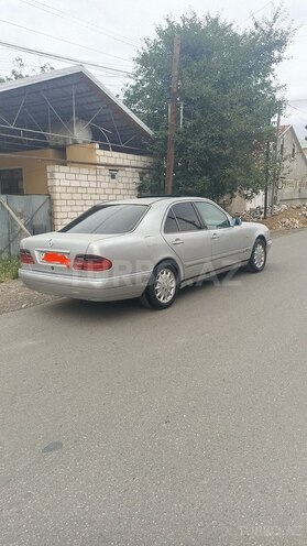Mercedes E 200 1996, 318,000 km - 2.0 l - Qazax