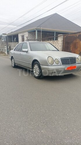 Mercedes E 200 1996, 318,000 km - 2.0 l - Qazax