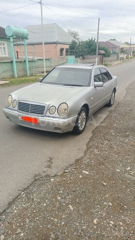 Mercedes E 200 1996, 318,000 km - 2.0 l - Qazax