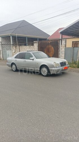 Mercedes E 200 1996, 318,000 km - 2.0 l - Qazax