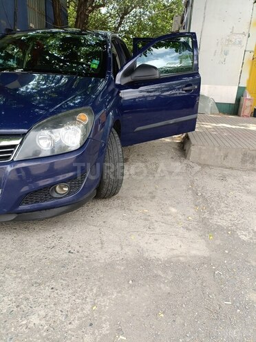 Opel Astra 2009, 300,000 km - 1.4 l - Mingəçevir