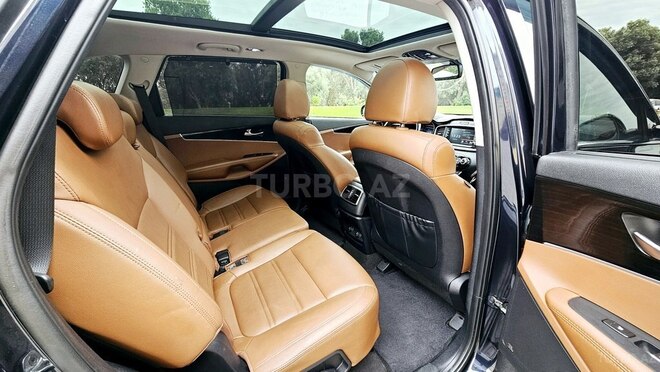 Kia Sorento-13